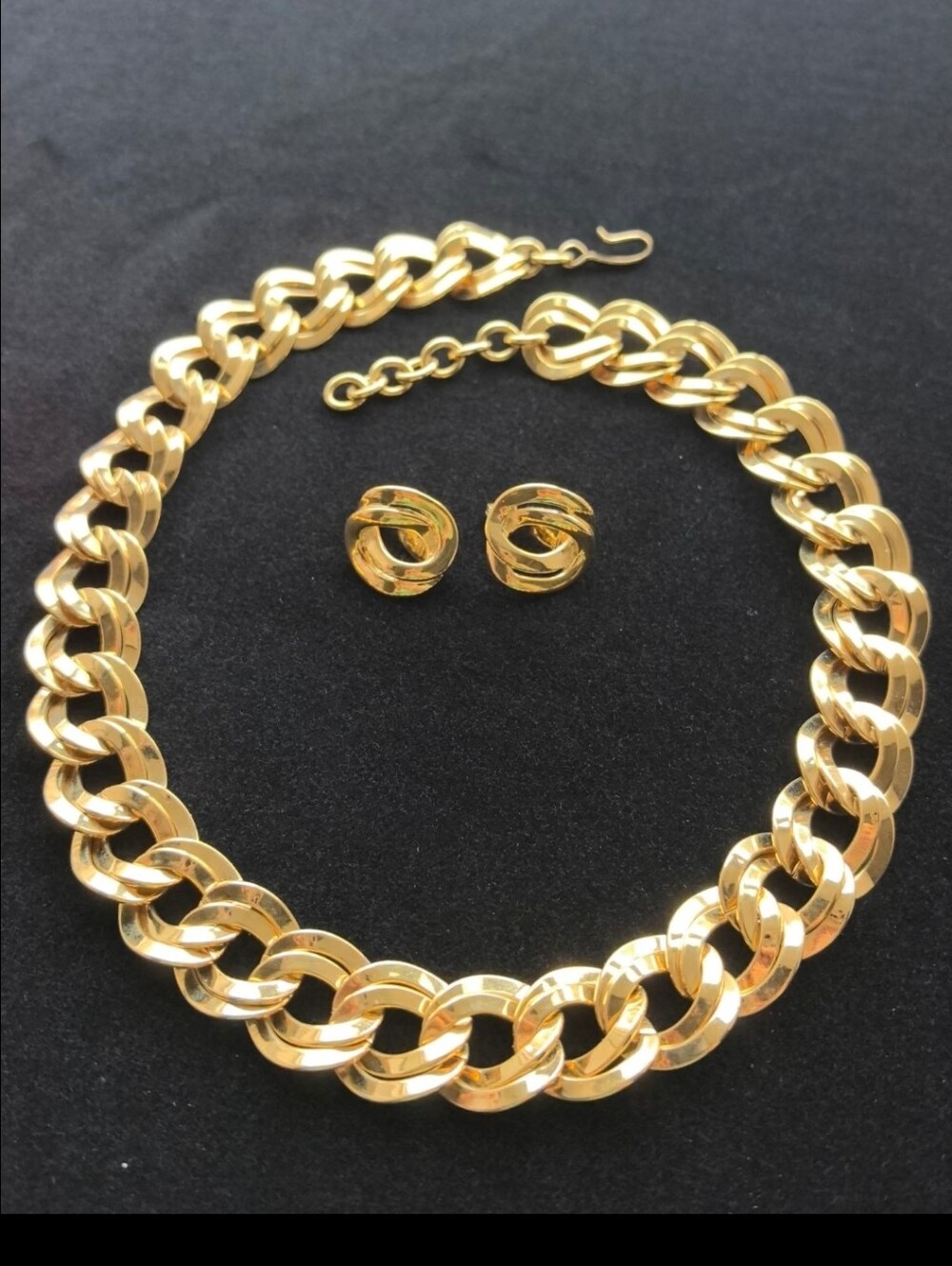 Monet Vintage Gold-Tone Chunky Chain Necklace & Stud Earring Set - Picture 12 of 14